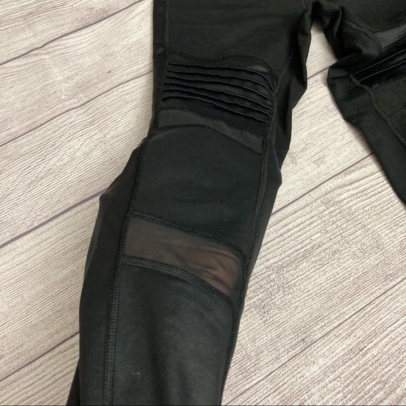 VS Knockout Tight / Legging • Size Small - Picture 7 of 8